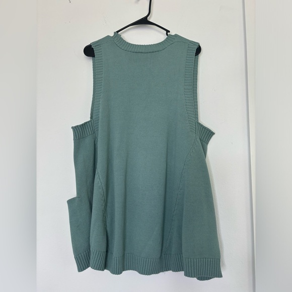Yesno teal neck sweater vest top w/ front side pockets no size tag fits M/L - Picture 6 of 7